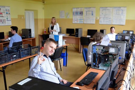 W Zespole Szkół w Płotach trwają egzaminy zawodowe